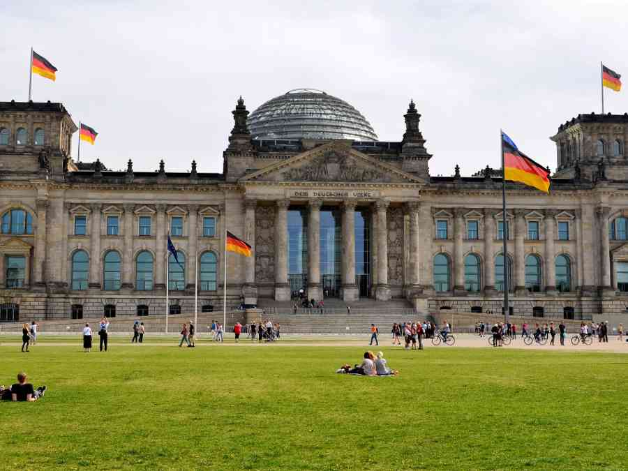 Fachkräfte Recruiting | Welche Vorteile bietet die deutsche Demokratie??  